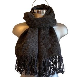 Kukuli Alpaca Scarf Neck Wrap Ascot Peru Luxury Cozy Scandinavian Minimalist